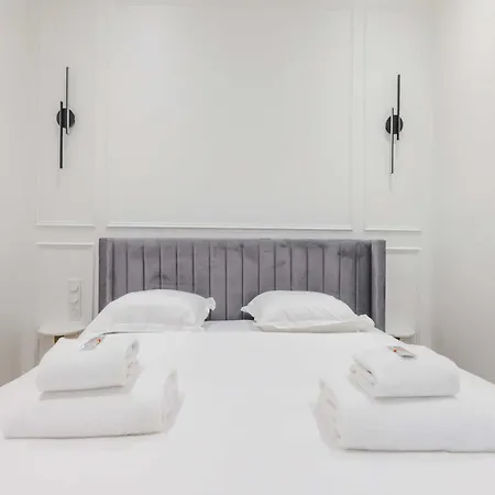 Charming - 1br- 2p- Ternes